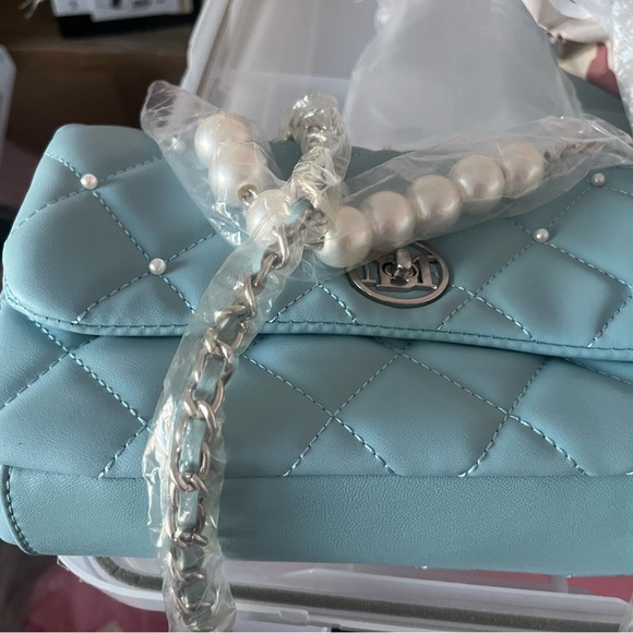 Badgley Mischka Chanel-style Quilted Blue Bag with pearl accents NWT - Picture 5 of 11